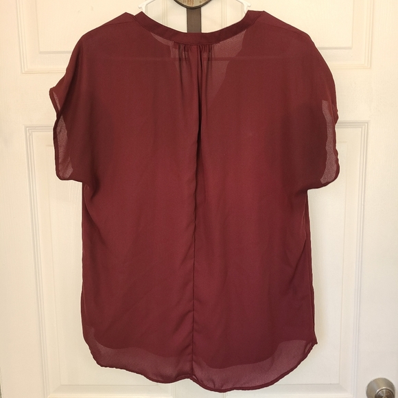 (425) Apt. 9  Woman's Short Sleeve Blouse, Size: Medium Color: Burgundy - Picture 9 of 11